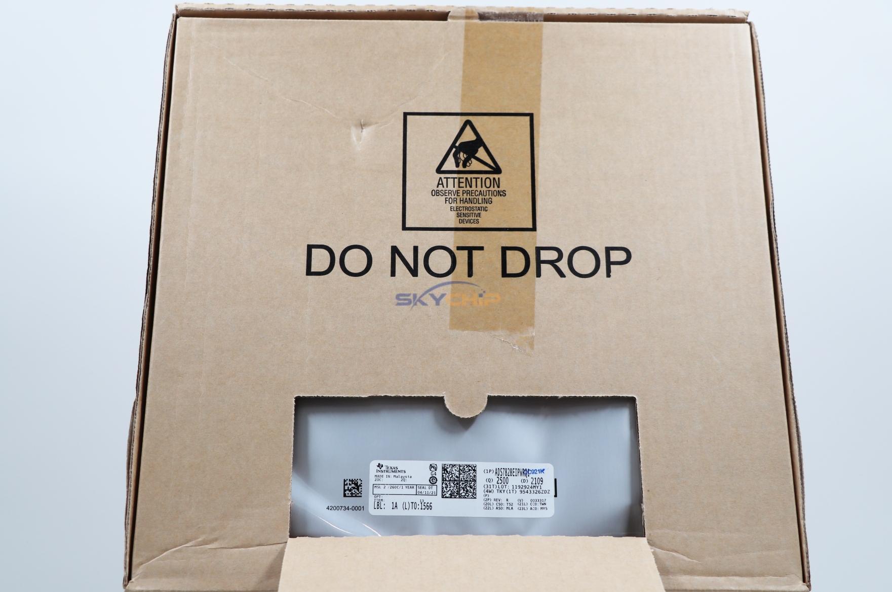 ADS7828EIPWRQ1